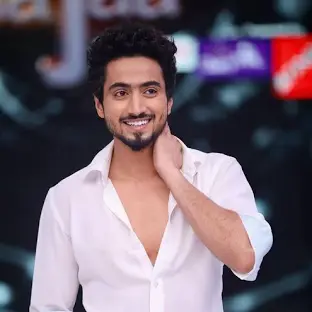 download Top Youtubers in Bigg Boss 19